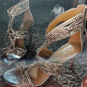 Silver/ diamond Antonio Melani womens heels. Worn once. Size: 10